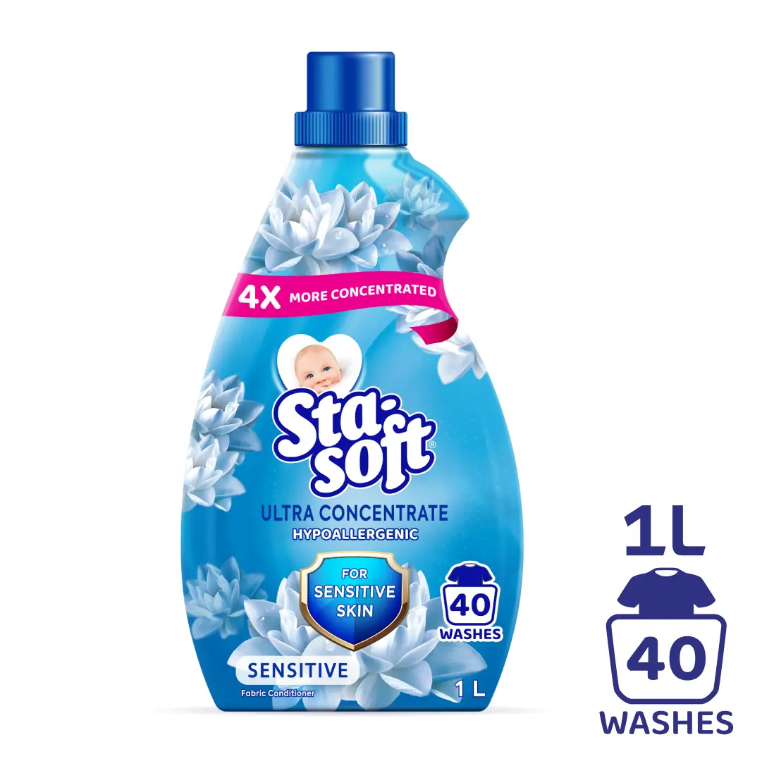 Front of Sta-Soft Ultra Concentrate Sensitive Fabric Conditioner 1 L bottle with wash icon