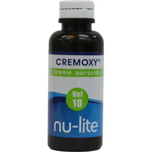 Front of Nu-Lite Cremoxy Creme Peroxide Vol 10 100 ml bottle